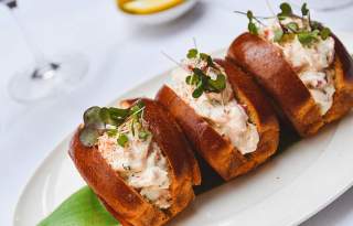 Set of 3 plated lobster rolls