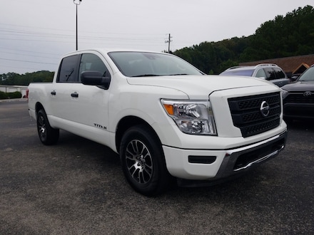 2022 Nissan Titan SV Truck Crew Cab